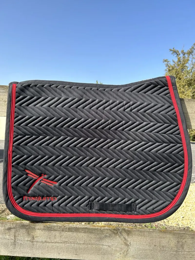 Freejump New Saddle Pad Collection-Black/Red