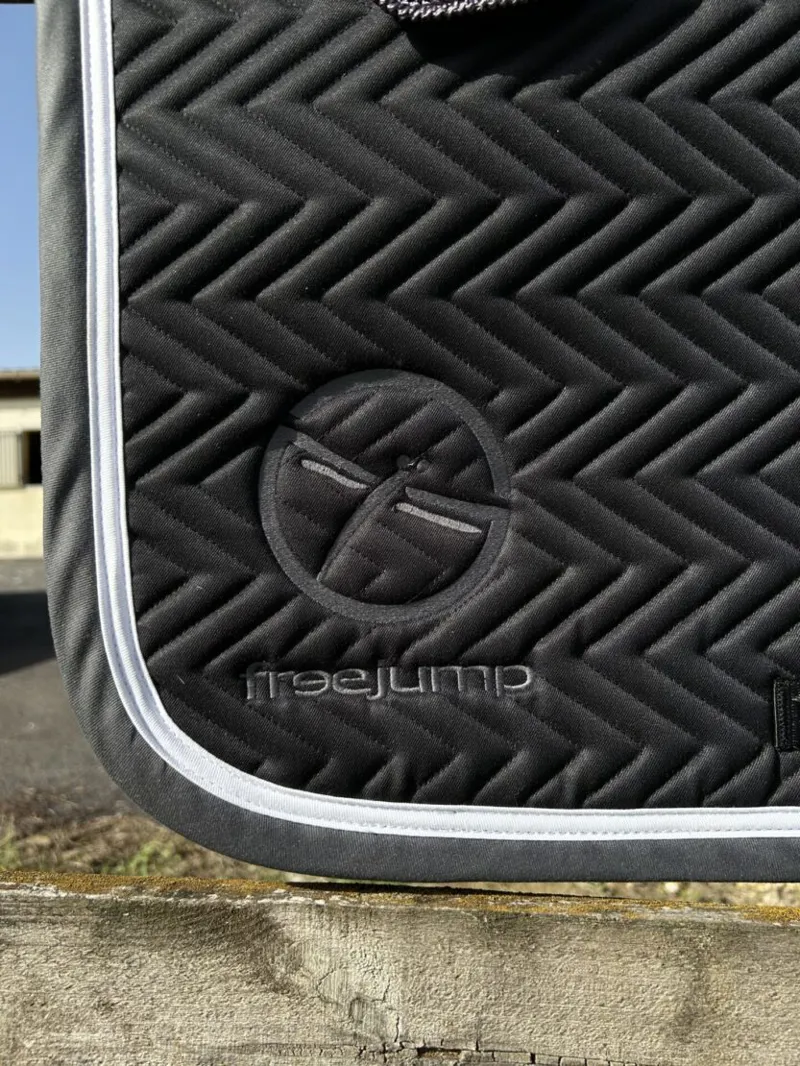 Freejump New Saddle Pad Collection-Black/Grey-1